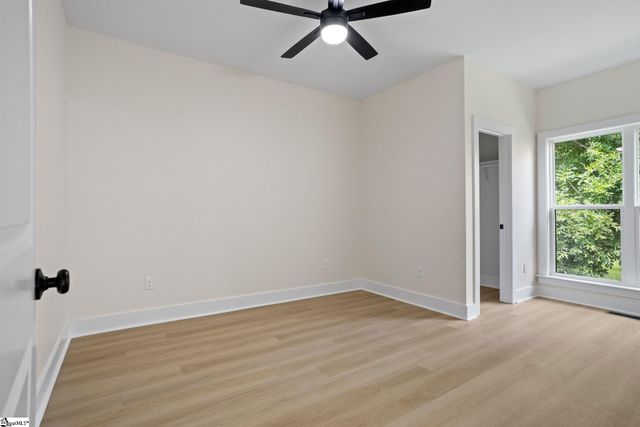 9 Dahlgreen Lane, Taylors, SC 29687