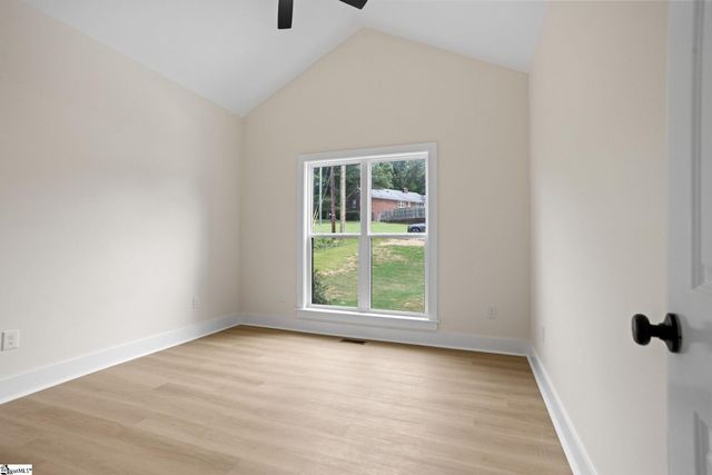 9 Dahlgreen Lane, Taylors, SC 29687