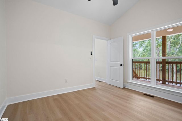 9 Dahlgreen Lane, Taylors, SC 29687