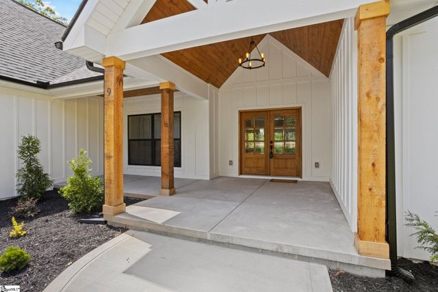 9 Dahlgreen Lane, Taylors, SC 29687