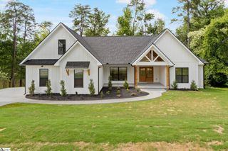 9 Dahlgreen Lane, Taylors, SC 29687