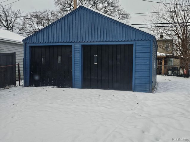 15389 Dixie, Redford Charter Township, MI 48239