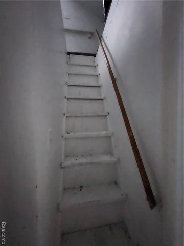 15389 Dixie, Redford Charter Township, MI 48239