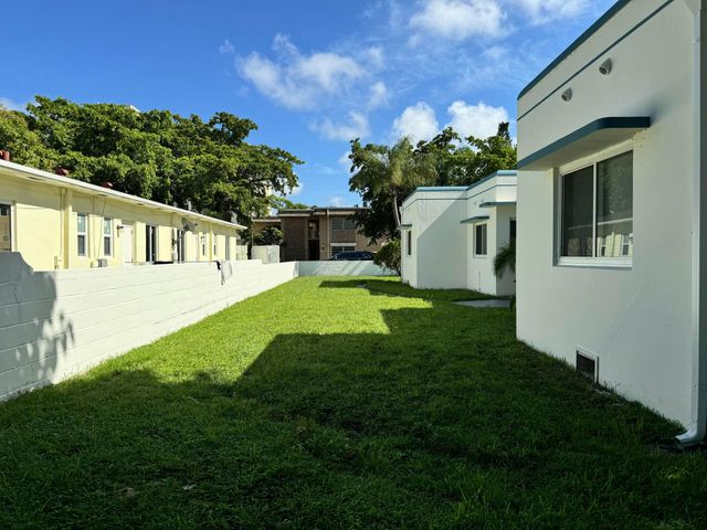 1833 Madison Street, Hollywood, FL 33020