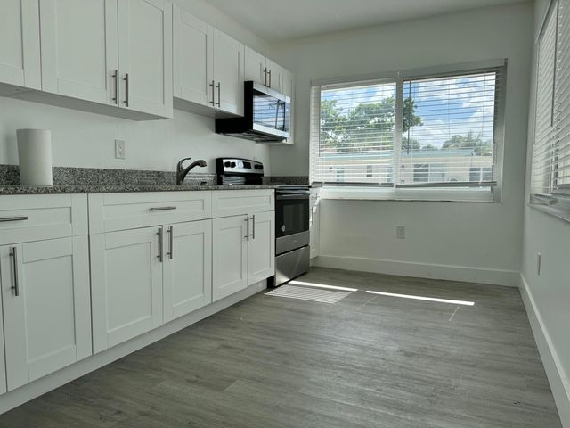 1833 Madison Street, Hollywood, FL 33020