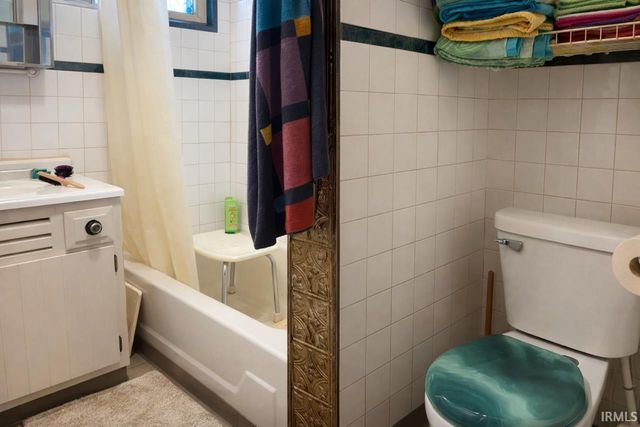 1709 Leer Street, South Bend, IN 46613