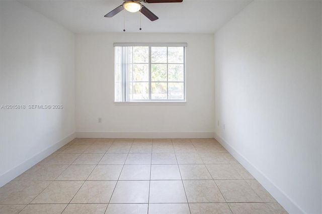 6861 SW 44th St 109, Miami, FL 33155