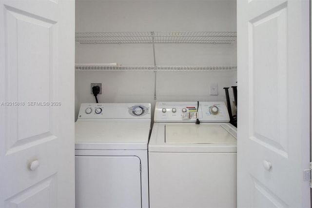 6861 SW 44th St 109, Miami, FL 33155
