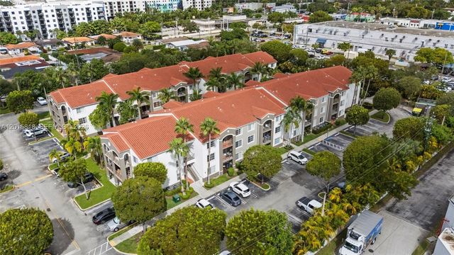 6861 SW 44th St 109, Miami, FL 33155