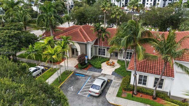 6861 SW 44th St 109, Miami, FL 33155