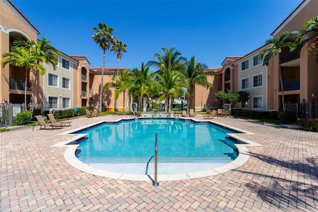 6861 SW 44th St 109, Miami, FL 33155