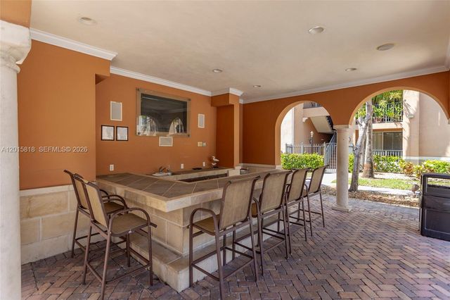 6861 SW 44th St 109, Miami, FL 33155