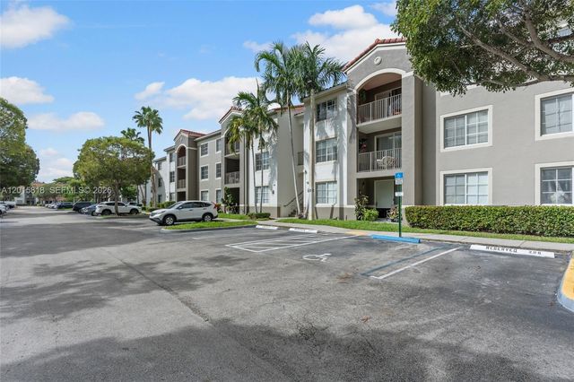 6861 SW 44th St 109, Miami, FL 33155