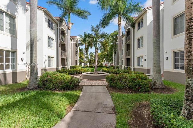 6861 SW 44th St 109, Miami, FL 33155