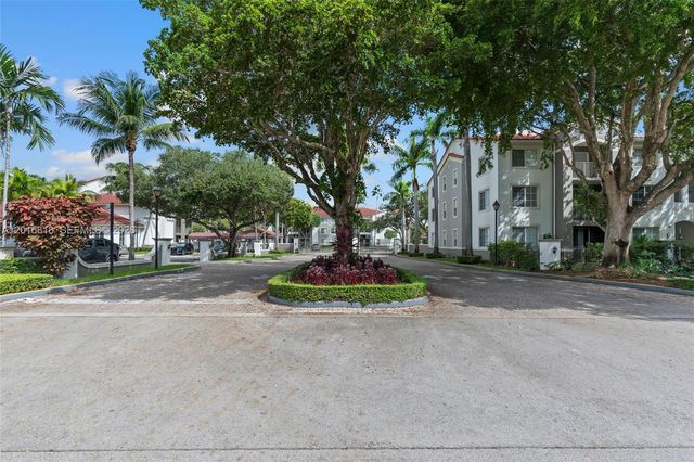6861 SW 44th St 109, Miami, FL 33155