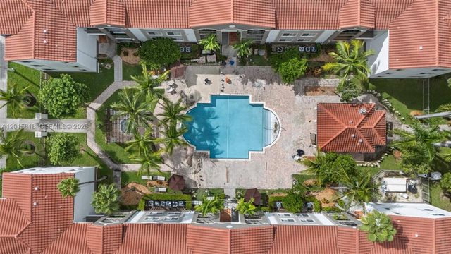 6861 SW 44th St 109, Miami, FL 33155