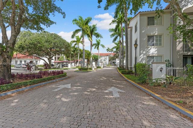 6861 SW 44th St 109, Miami, FL 33155