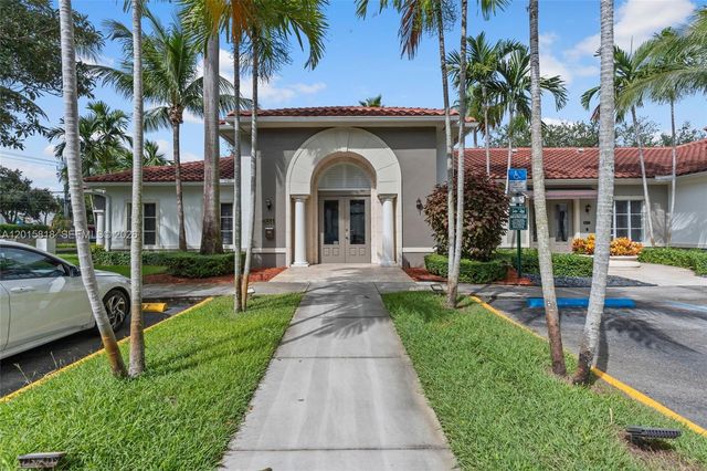 6861 SW 44th St 109, Miami, FL 33155