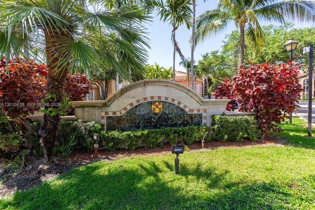 6861 SW 44th St 109, Miami, FL 33155