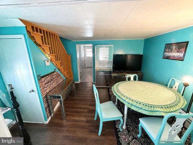 5 N MORRIS ST, Saint Clair, PA 17970