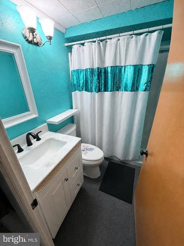5 N MORRIS ST, Saint Clair, PA 17970