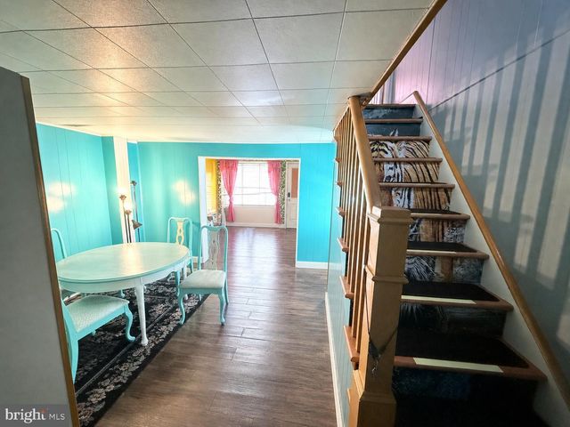 5 N MORRIS ST, Saint Clair, PA 17970