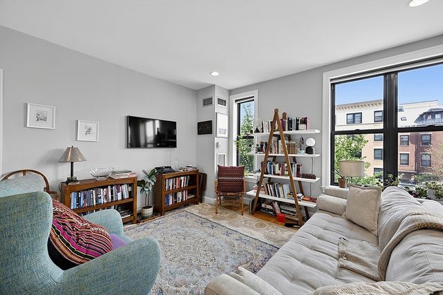 1723 Washington St 302, Boston, MA 02118