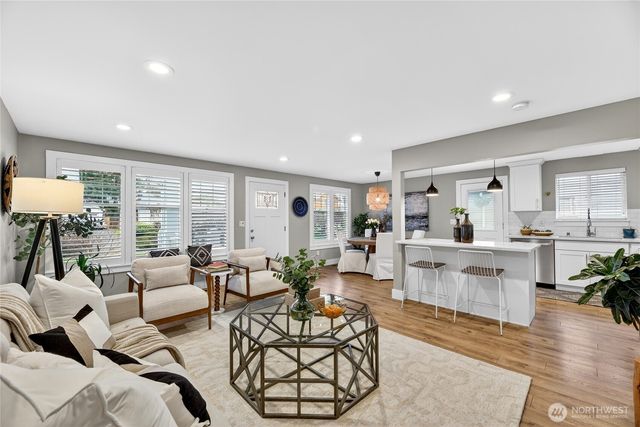 3235 38th Avenue SW, Seattle, WA 98126