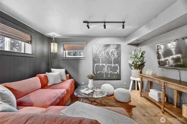 3235 38th Avenue SW, Seattle, WA 98126