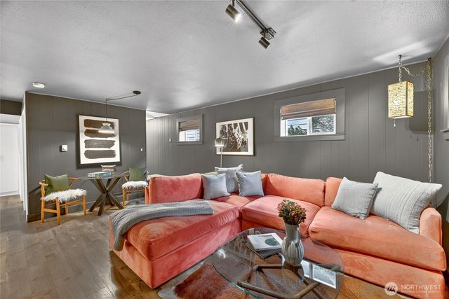 3235 38th Avenue SW, Seattle, WA 98126