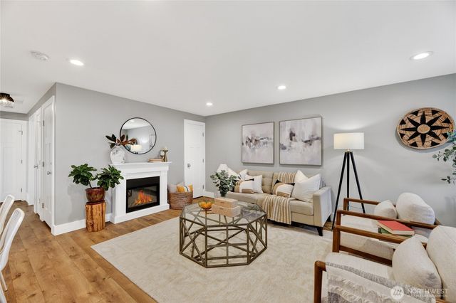 3235 38th Avenue SW, Seattle, WA 98126