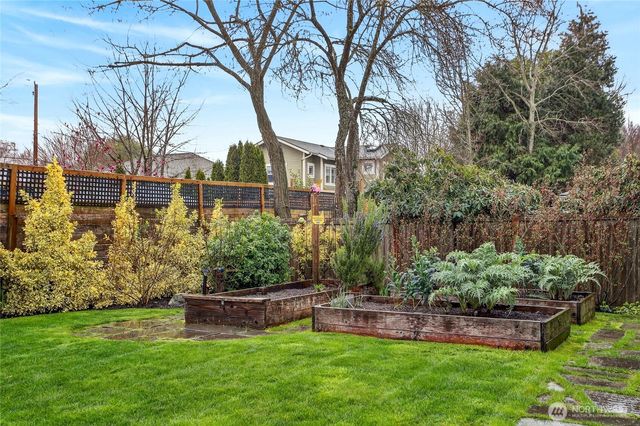 3235 38th Avenue SW, Seattle, WA 98126