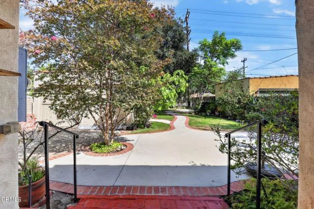 842 E Glenoaks Boulevard, Glendale, CA 91207
