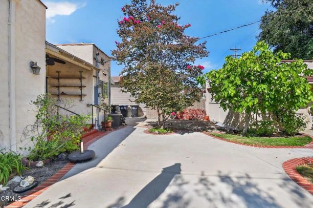 842 E Glenoaks Boulevard, Glendale, CA 91207