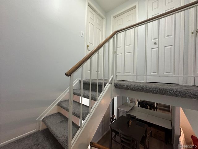 1764 Brentwood Drive, Troy, MI 48098