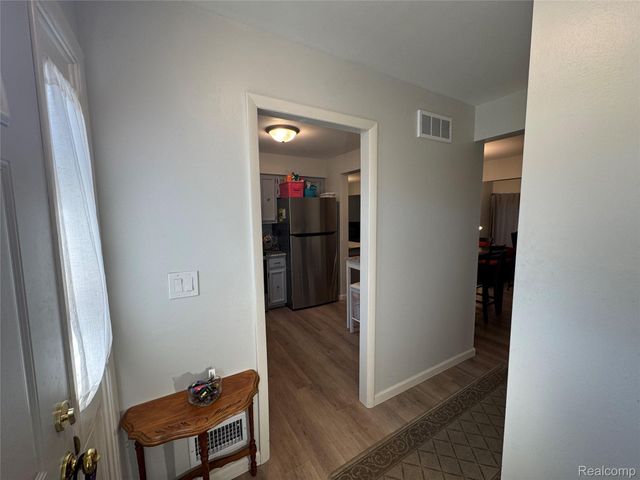 1764 Brentwood Drive, Troy, MI 48098