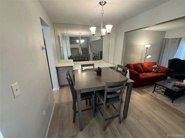 1764 Brentwood Drive, Troy, MI 48098