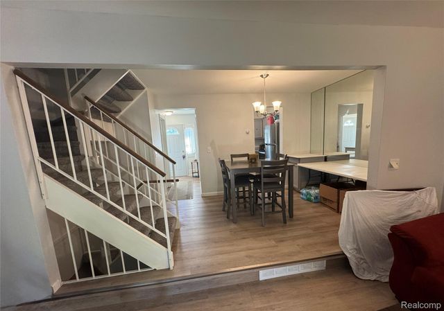 1764 Brentwood Drive, Troy, MI 48098