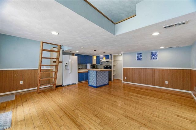 1000 Hollins College CT, Virginia Beach, VA 23455