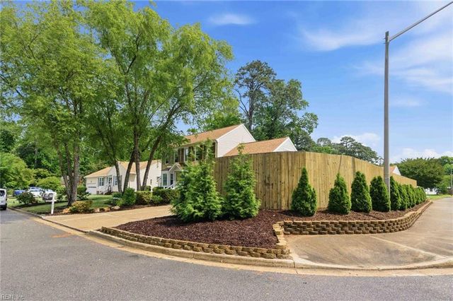 1000 Hollins College CT, Virginia Beach, VA 23455