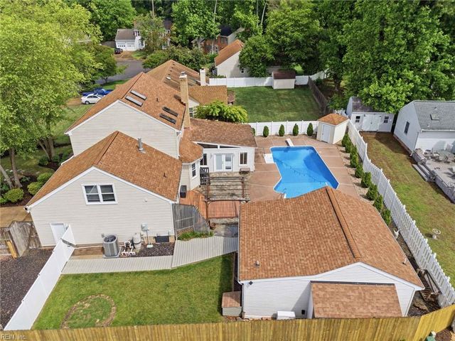 1000 Hollins College CT, Virginia Beach, VA 23455