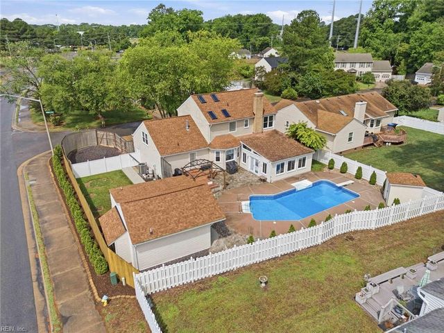 1000 Hollins College CT, Virginia Beach, VA 23455