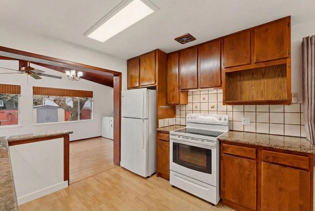 1516 Valdez Way, Pacifica, CA 94044