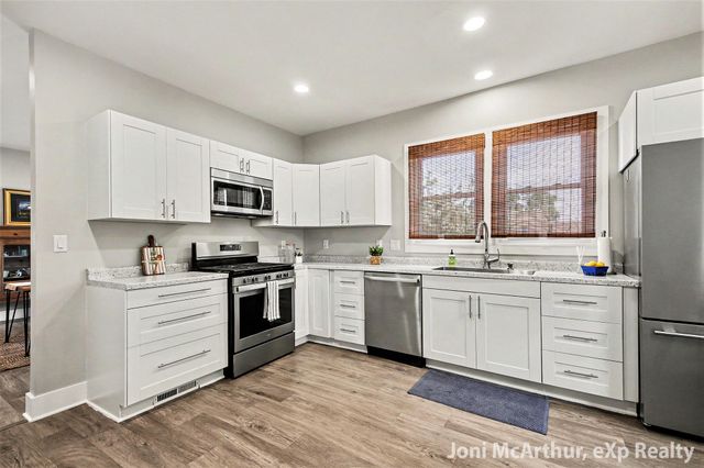 211 W Cass Street, Greenville, MI 48838