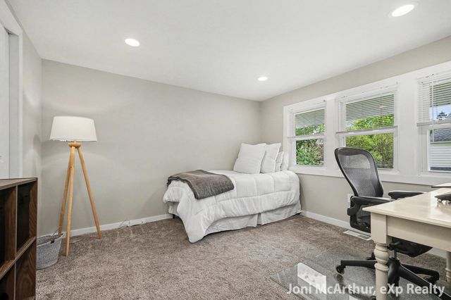 211 W Cass Street, Greenville, MI 48838