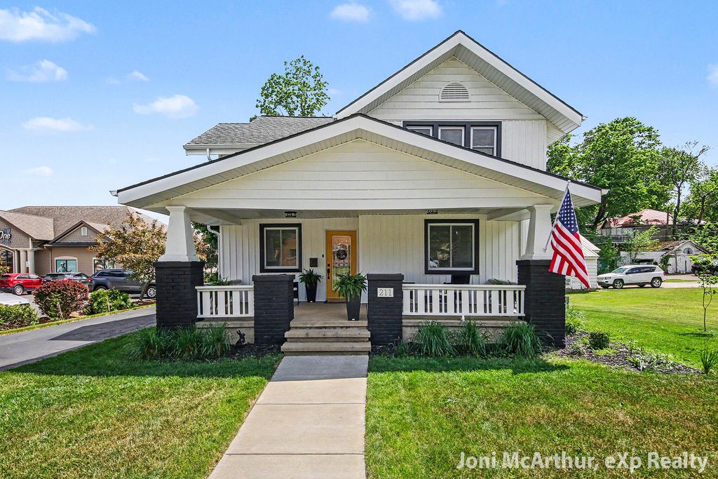 211 W Cass Street, Greenville, MI 48838