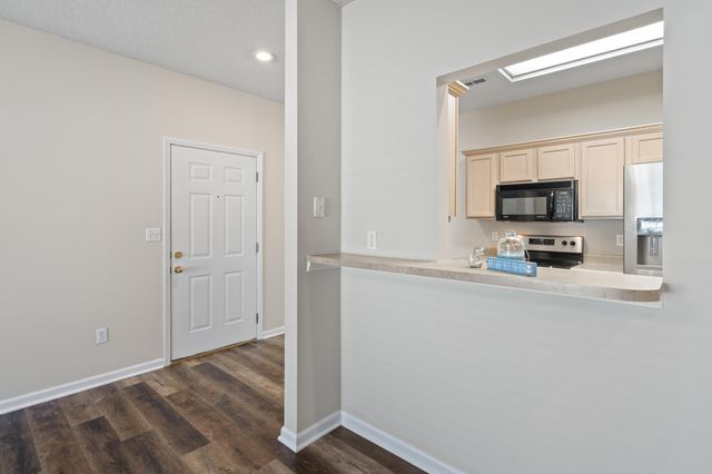 1100 KENNESAW RDG 102, Columbia, MO 65202