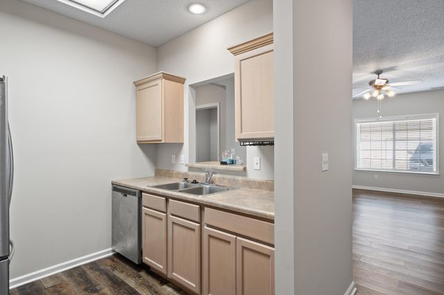 1100 KENNESAW RDG 102, Columbia, MO 65202