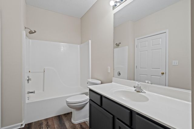 1100 KENNESAW RDG 102, Columbia, MO 65202