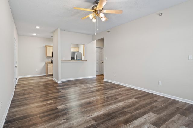 1100 KENNESAW RDG 102, Columbia, MO 65202